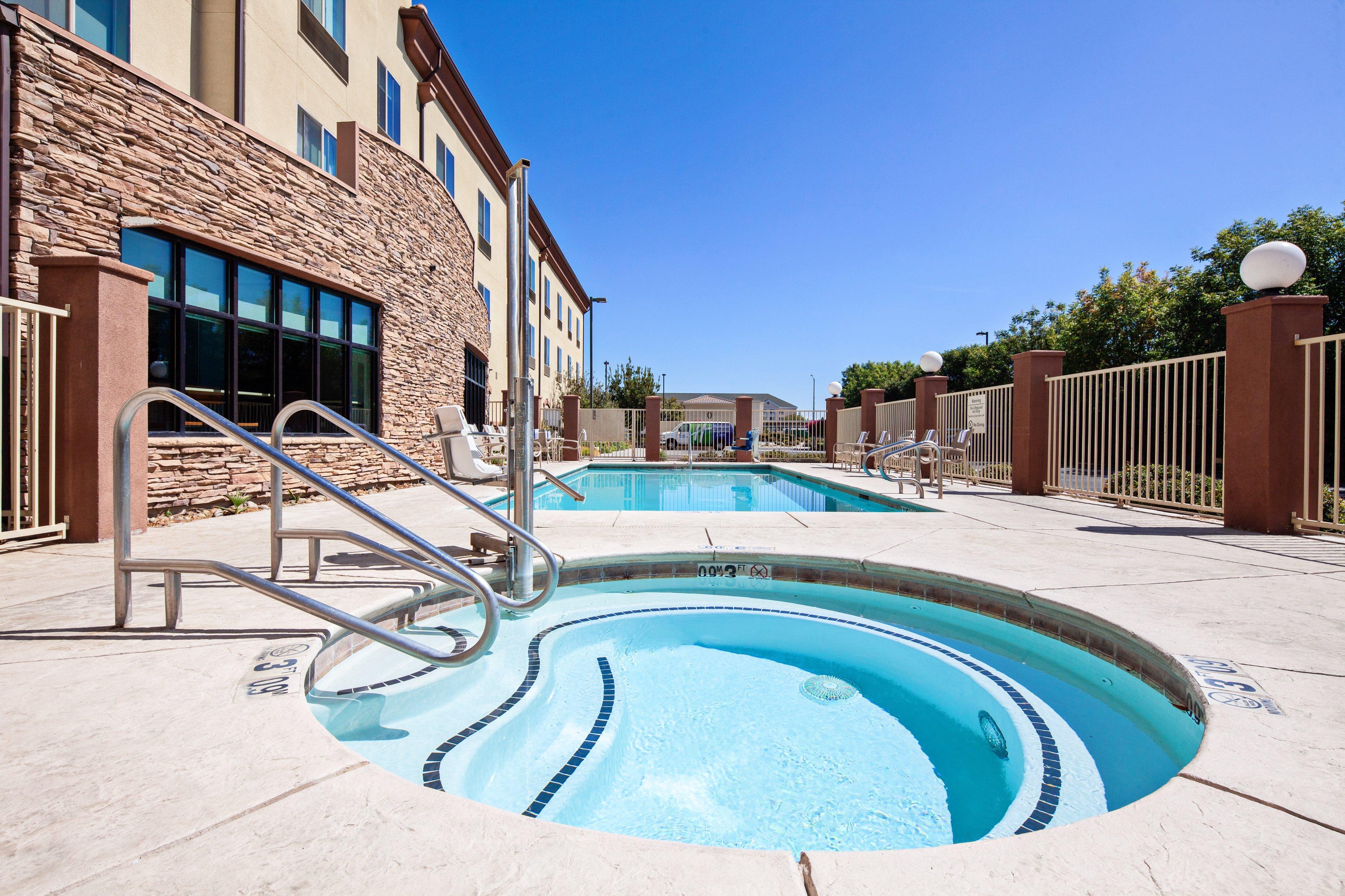 Holiday Inn Express & Suites Clovis Fresno Area By Ihg Luaran gambar