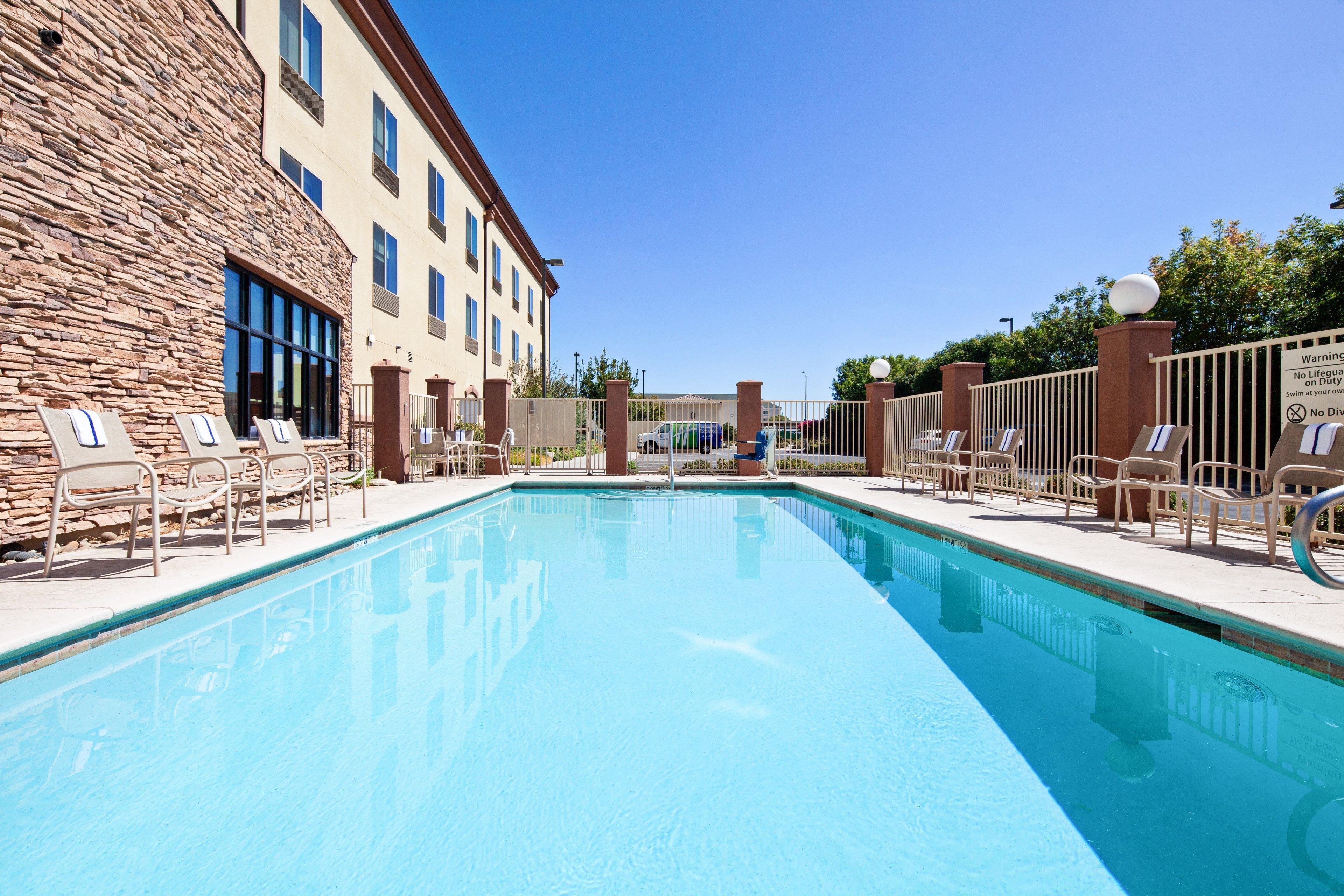 Holiday Inn Express & Suites Clovis Fresno Area By Ihg Luaran gambar