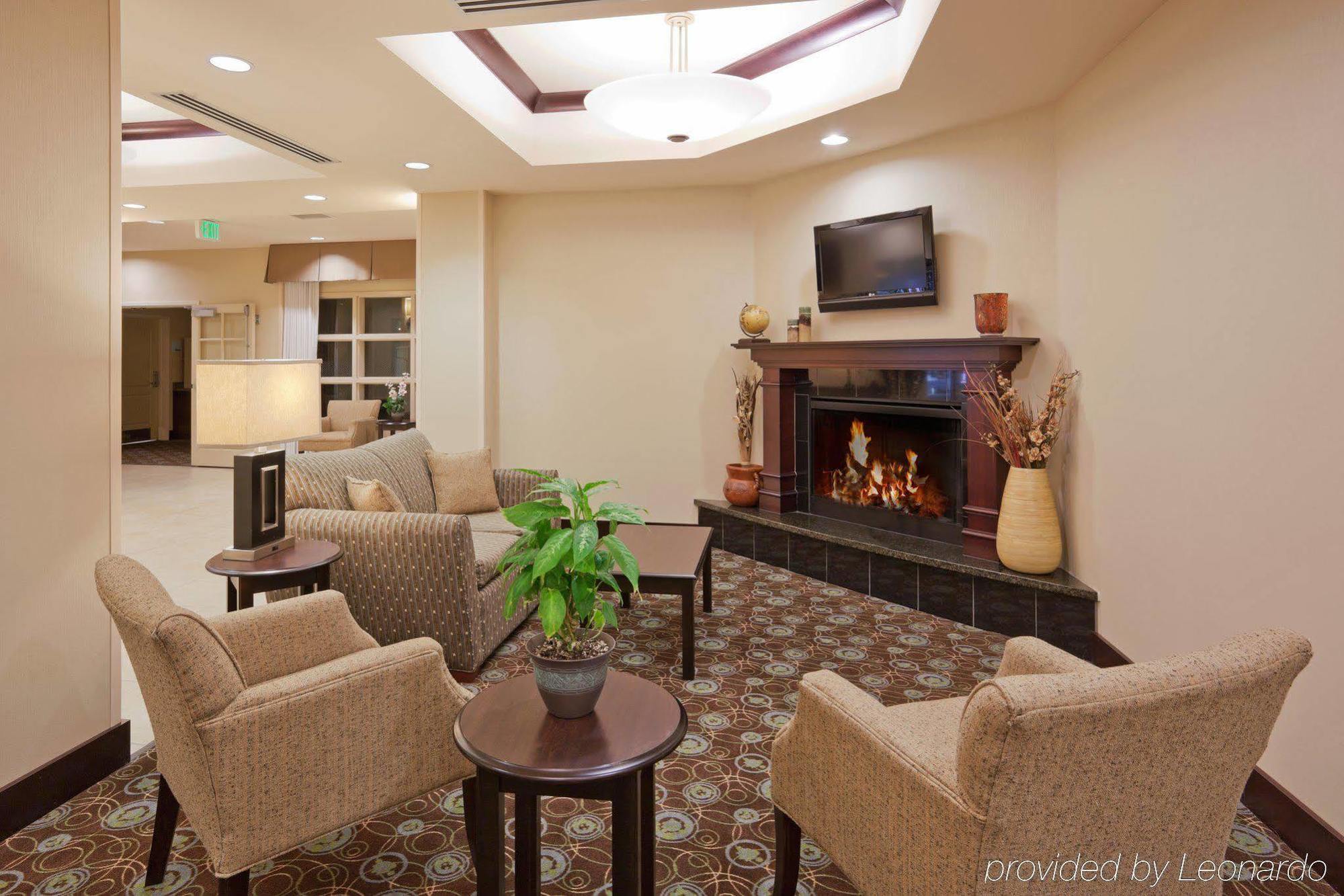 Holiday Inn Express & Suites Clovis Fresno Area By Ihg Dalaman gambar