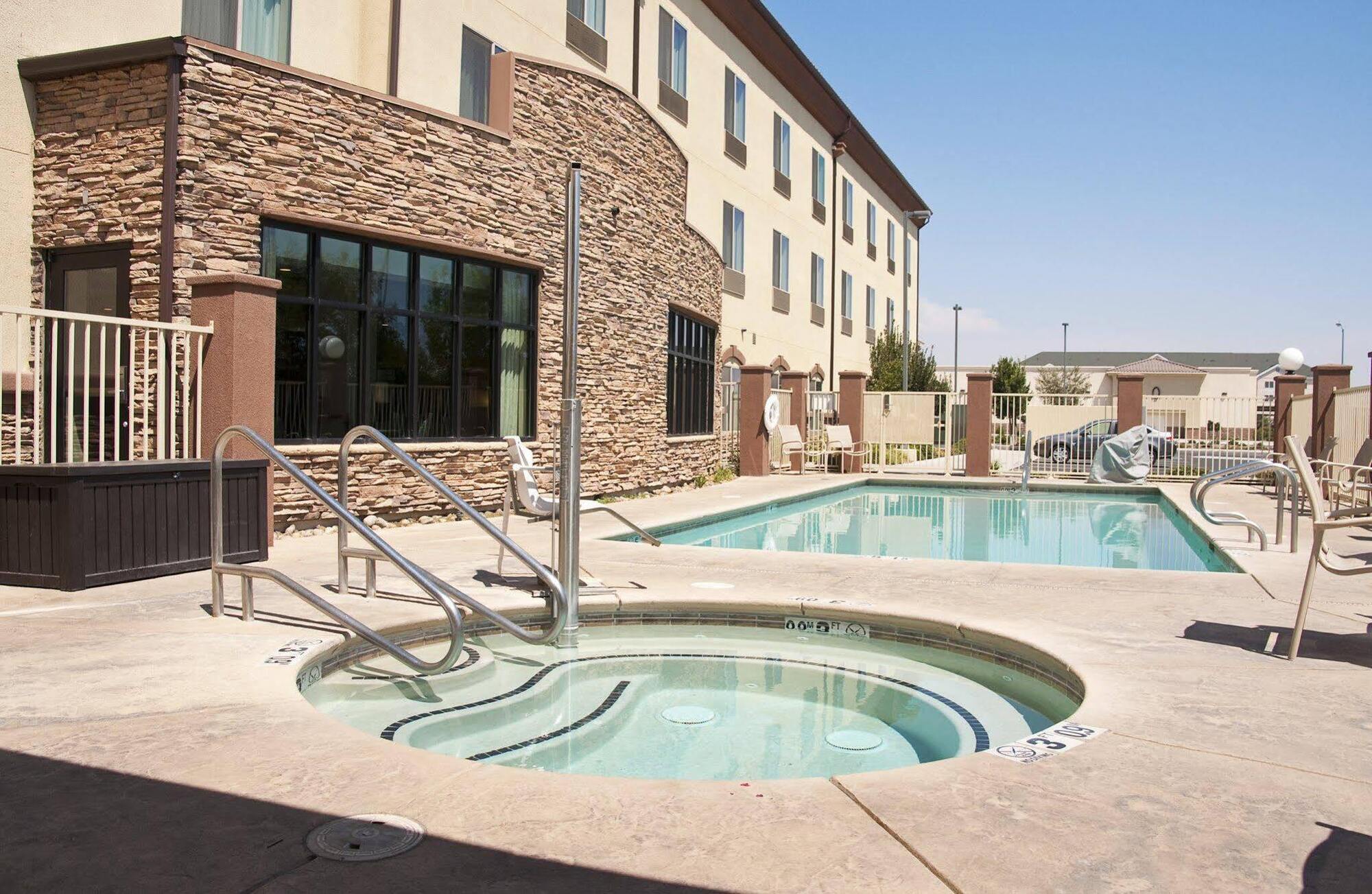 Holiday Inn Express & Suites Clovis Fresno Area By Ihg Luaran gambar